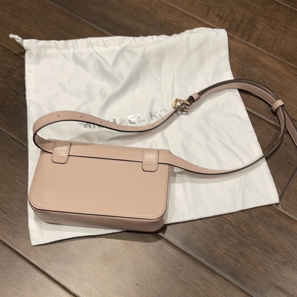 Bags - Picture 3 of 7